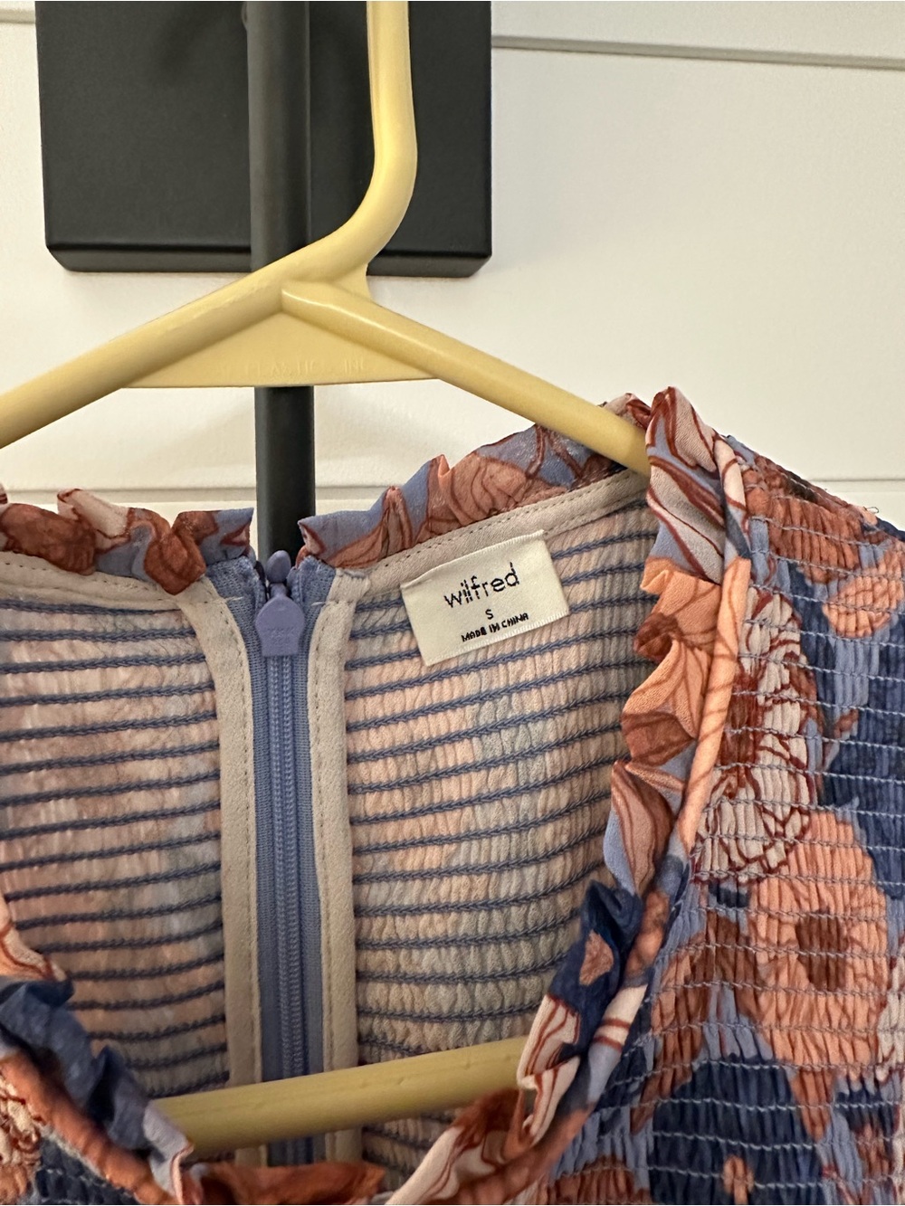 Wilfred TEMPEST Blue & Peach Floral Smocked Blouse - Picture 3 of 3